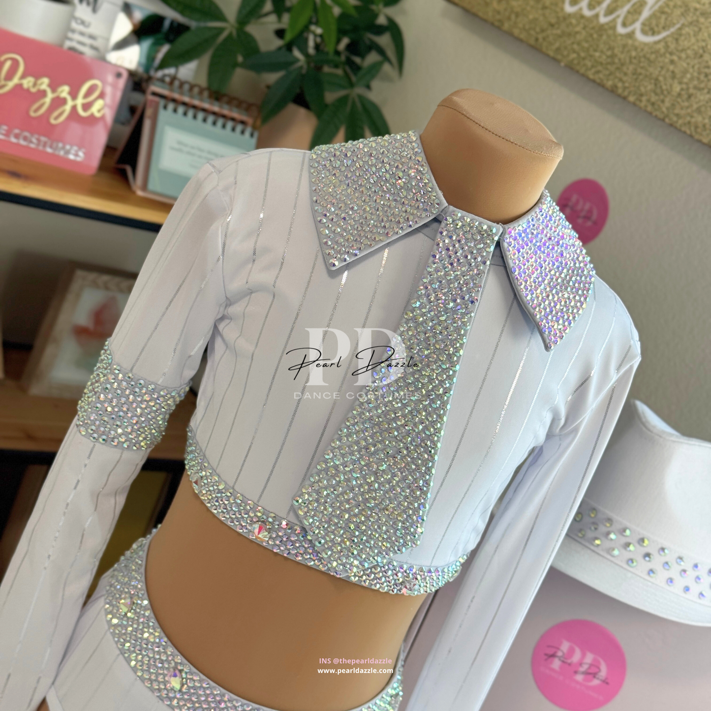 #2082 Booking -9.3 Smooth Criminal Jazz Costume